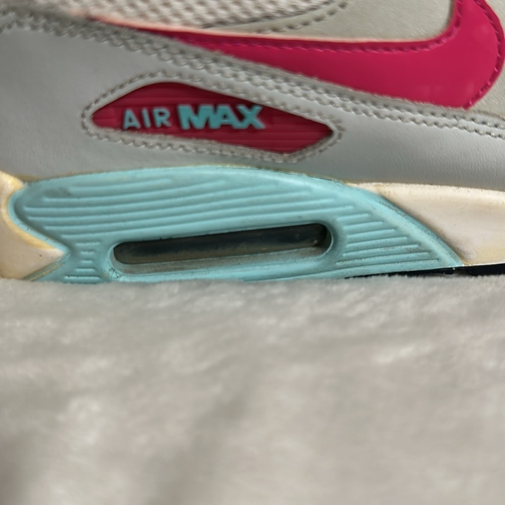 Nike Air Max 90 Mesh GS 'Copa' White/Vivid Pink/Pure Platinum - Picture 9 of 10